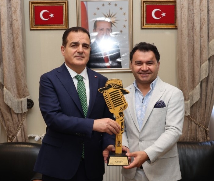 VALİ AKBYIK, “HAKKARİ’DE HAYAT VAR” ÖDÜLÜNÜNE LAİK GÖRÜLDÜ